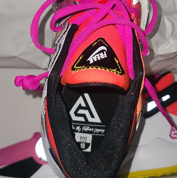 Nike Sneakers - Picture 15 of 17